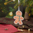 Charger l'image dans la visionneuse de la galerie, Bonhomme en pain d'épices – décoration à suspendre
