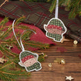 Charger l'image dans la visionneuse de la galerie, Lutin du Père Noël – décoration à suspendre