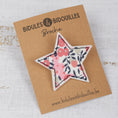Charger l'image dans la visionneuse de la galerie, Étoile (divers coloris) – broche ou magnet