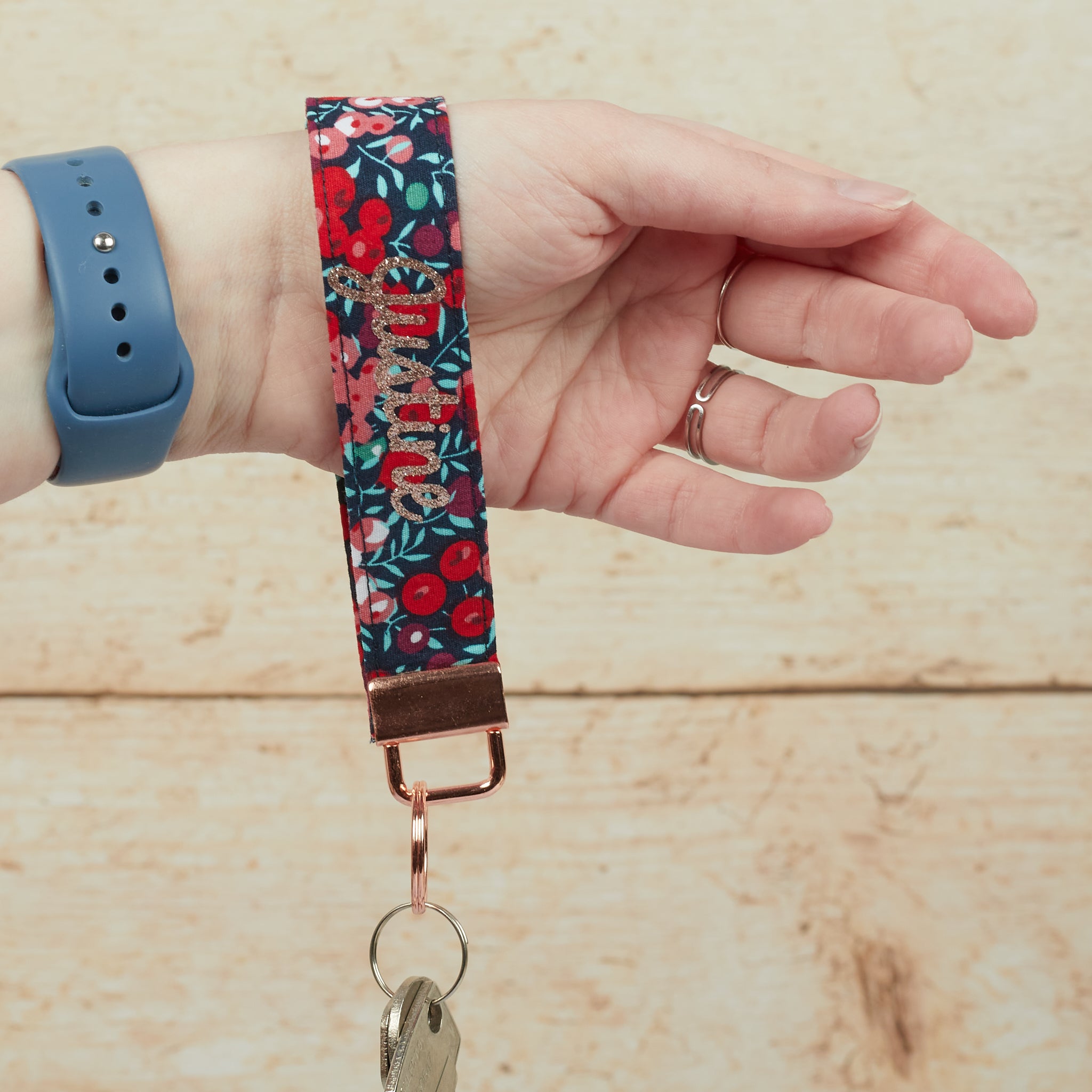 Porte-clé "mains libres" personnalisé (divers coloris)