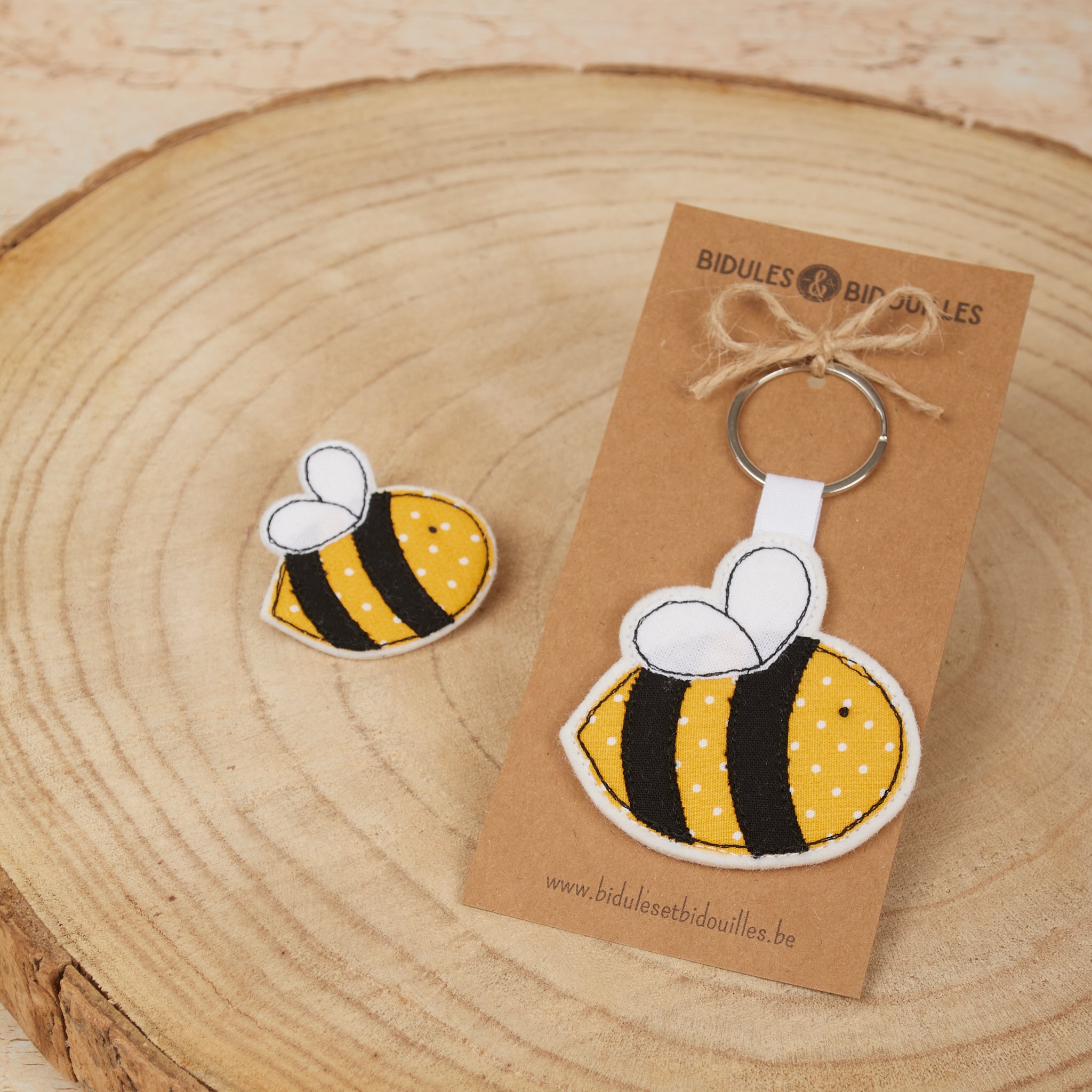 Abeille – broche, magnet ou marque-page