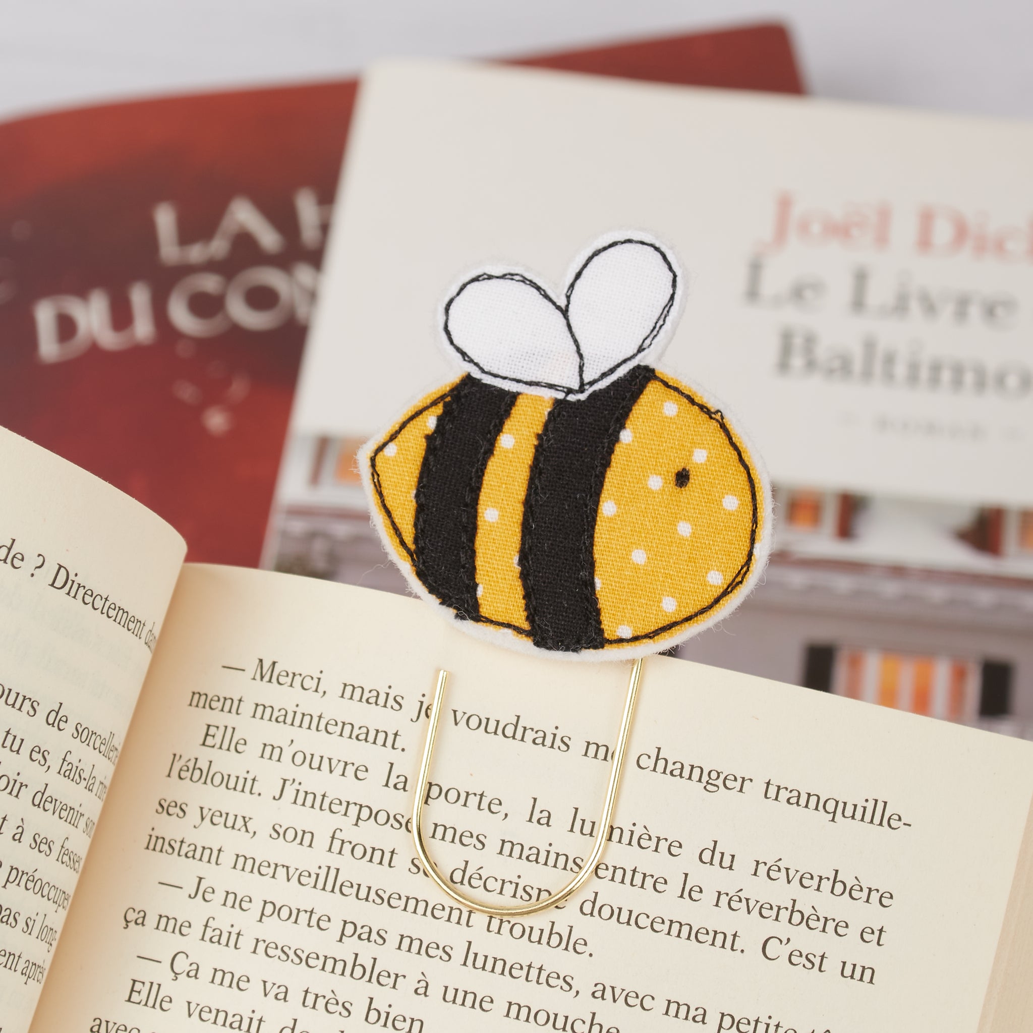 Abeille – broche, magnet ou marque-page