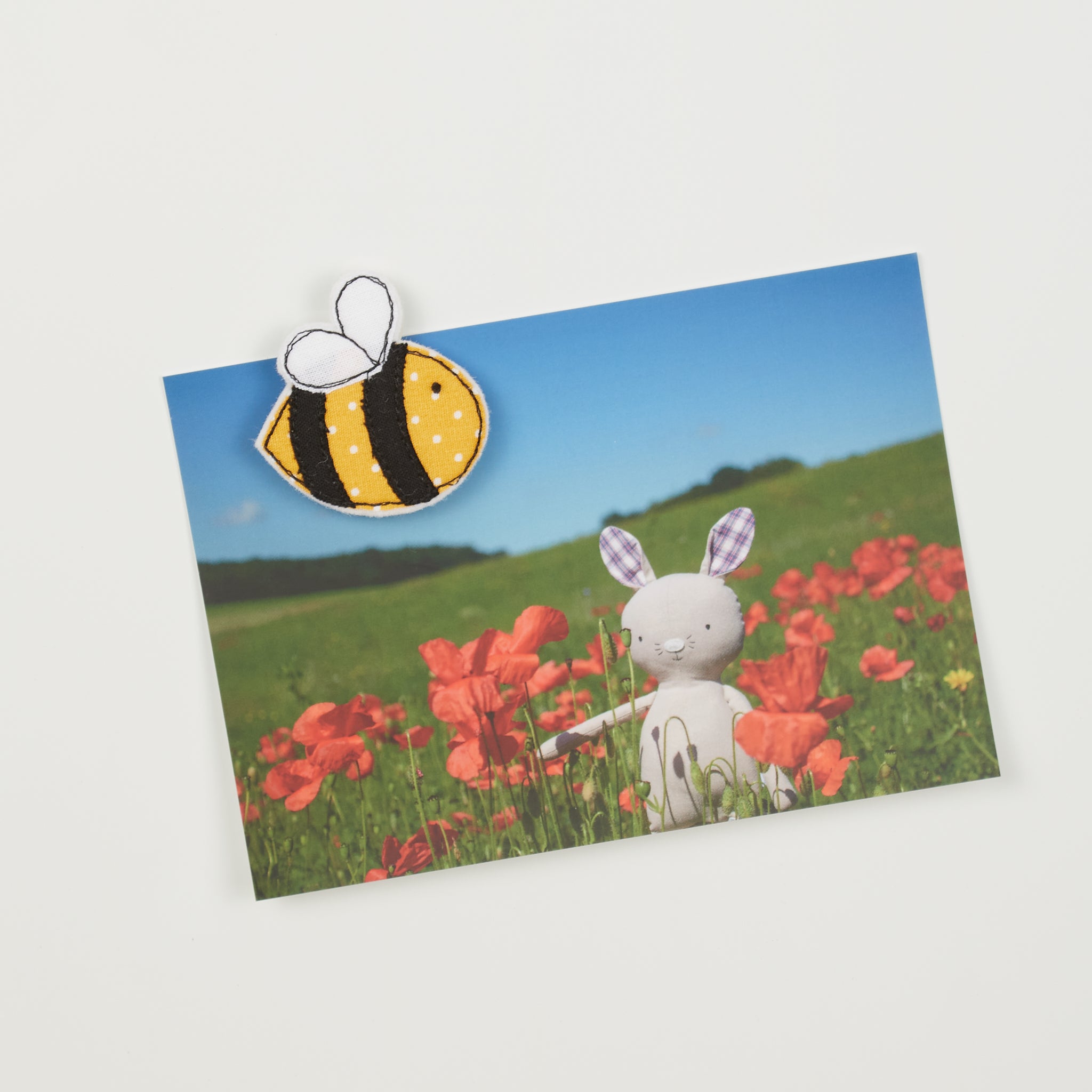 Abeille – broche, magnet ou marque-page