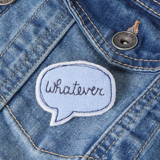 broche brodée Whatever faite main en Belgique