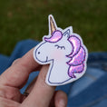 Charger l'image dans la visionneuse de la galerie, Licorne – broche ou magnet

