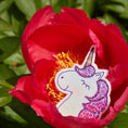 Charger l'image dans la visionneuse de la galerie, Licorne – broche ou magnet
