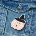 Charger l'image dans la visionneuse de la galerie, Citrouille d'Halloween – broche, magnet ou marque-page
