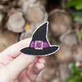 Charger l'image dans la visionneuse de la galerie, Chapeau de sorcière – broche, magnet ou marque-page
