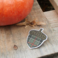 Charger l'image dans la visionneuse de la galerie, Gland – broche ou magnet
