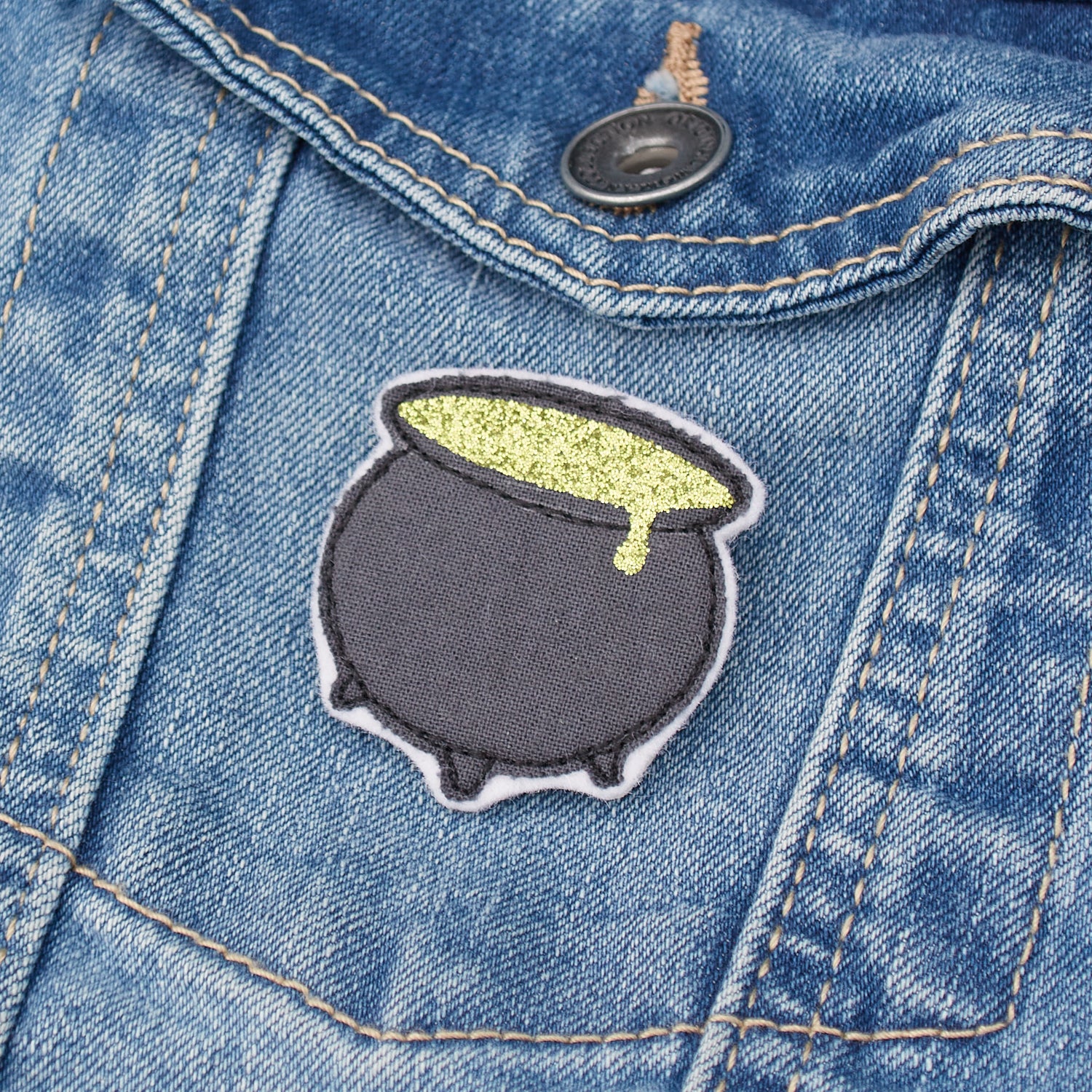 Chaudron de potion magique – broche, magnet ou marque-page