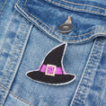 Charger l'image dans la visionneuse de la galerie, Chapeau de sorcière – broche, magnet ou marque-page
